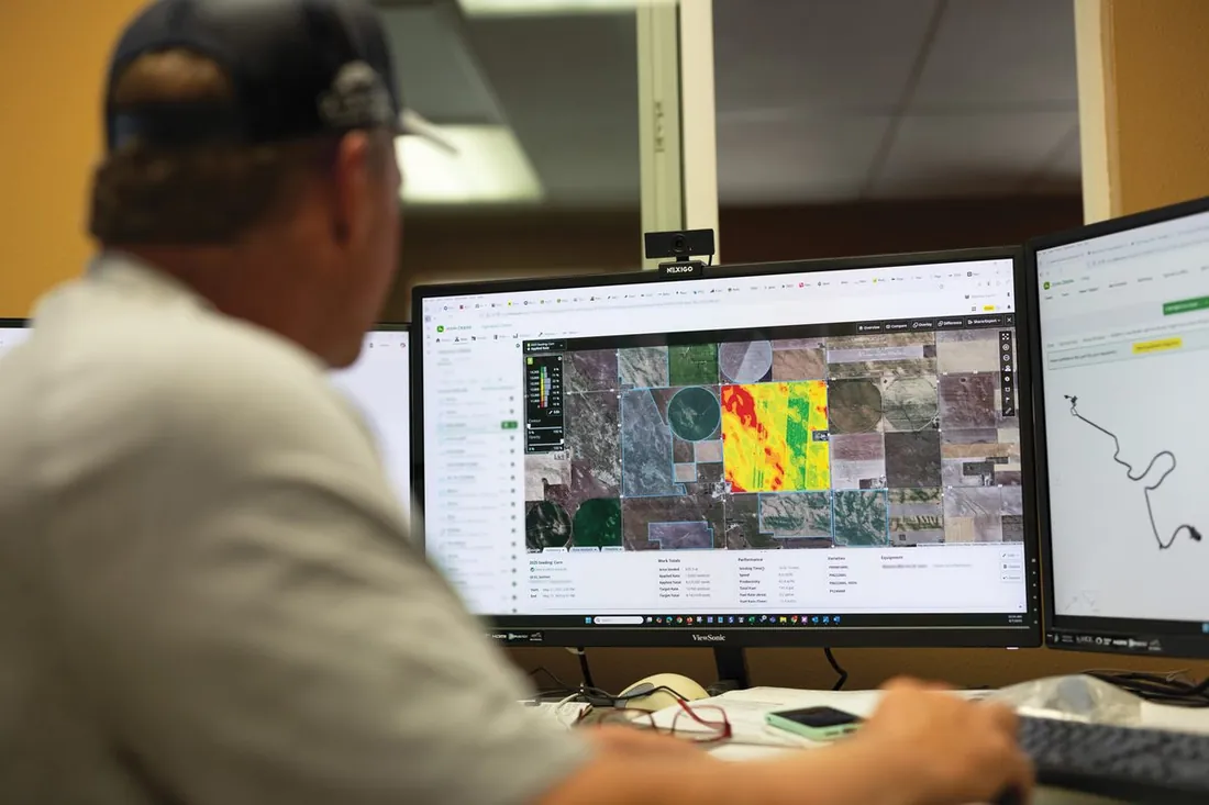 Tecnología y agricultura de precisión Pantalla y dispositivos de agricultura de precisión John Deere — Tecnología Compañía Mercantil